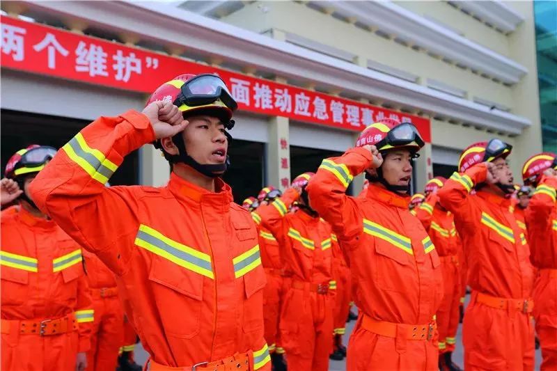 消防队最新服装，英雄保护的新装备
